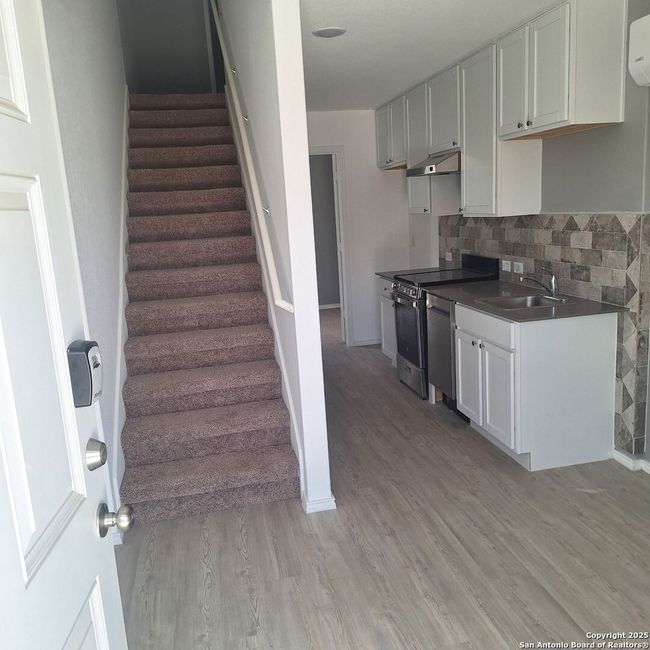7808 Elm Run, House other with 2 bedrooms, 2 bathrooms and null parking in San Antonio TX | Image 8