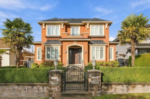 2455 W 18th Ave, Vancouver, BC, V6L1A9 | Card Image
