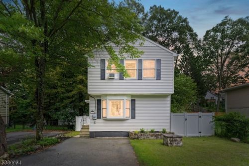33 Williams Trl, Hopatcong, NJ, 07843-1123 | Card Image