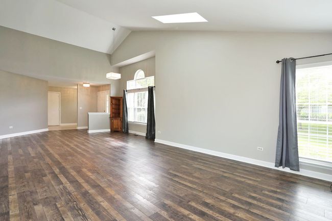 VERSATILE OPEN DESIGN .. VAULT CEILING, SKYLIGHTS | Image 5