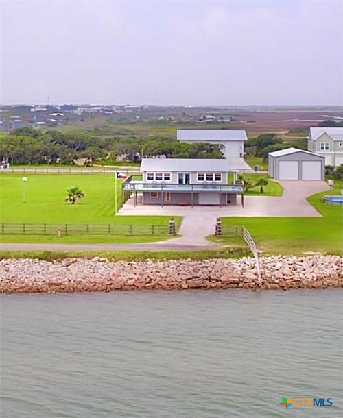 1007 N Washington St, Port O Connor, TX, 77982 | Card Image