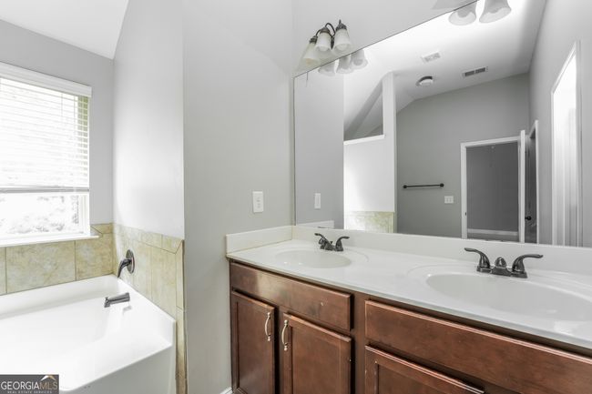 4948 Longview Run, House other with 3 bedrooms, 3 bathrooms and 2 parking in Decatur GA | Image 9