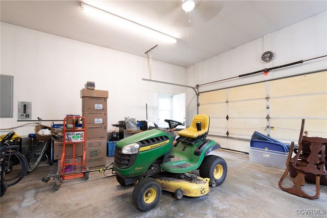 2 car attached garage | Image 39