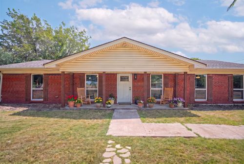 611 S Dallas St, Palmer, TX, 75152-8113 | Card Image