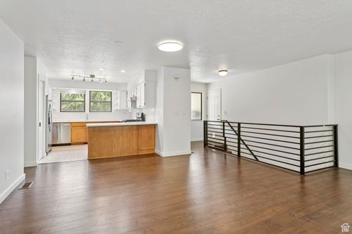 235 E 7615 S, Midvale, UT, 84047-2630 | Card Image