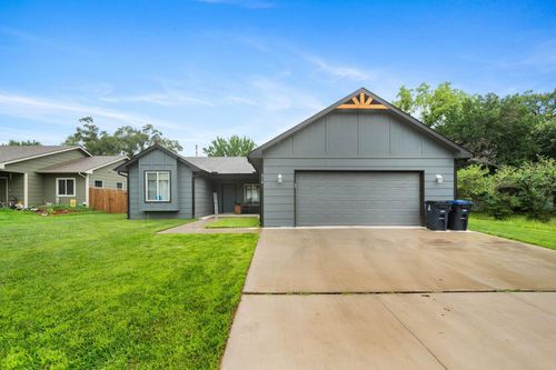 512 W 8th Ave, El Dorado, KS, 67042 | Card Image
