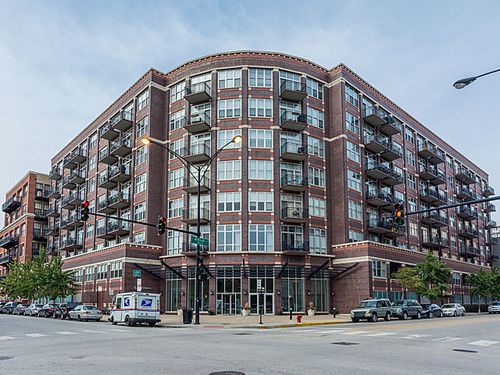 201-1000 W Adams St, Chicago, IL, 60607-2930 | Card Image