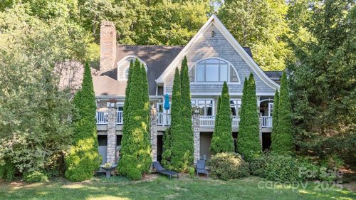 11 Hearthstone Dr, Asheville, NC, 28803-8403 | Card Image