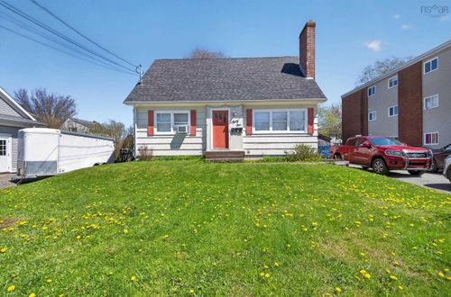 41 Park St, Home with 5 bedrooms, 0 bathrooms and null parking in Truro NS | Card Image