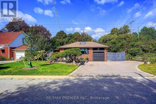 445 Selsey Dr, Mississauga, ON, L5A1B7 | Card Image