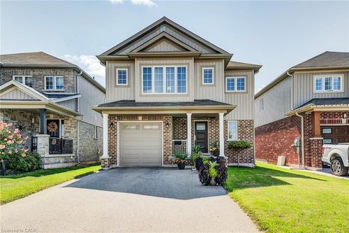 390 Armstrong St W, Listowel, ON, N4W0E5 | Card Image