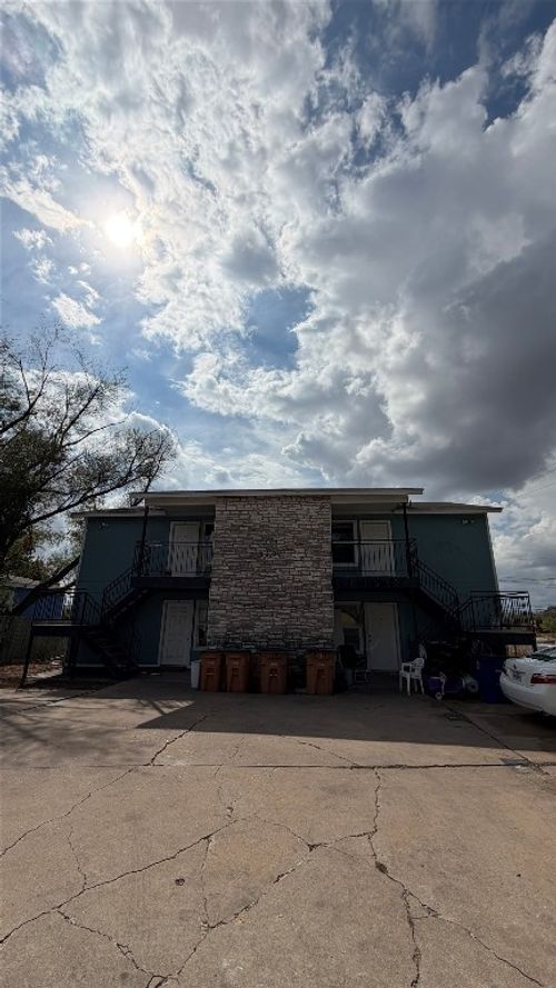 8201 Riverstone Dr, Austin, TX, 78724-4037 | Card Image