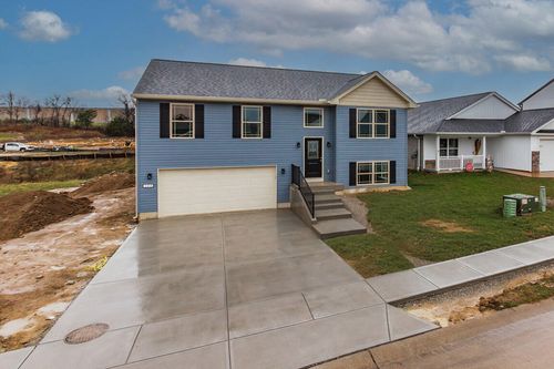 123 Churchill Dr, Williamstown, KY, 41097-8922 | Card Image