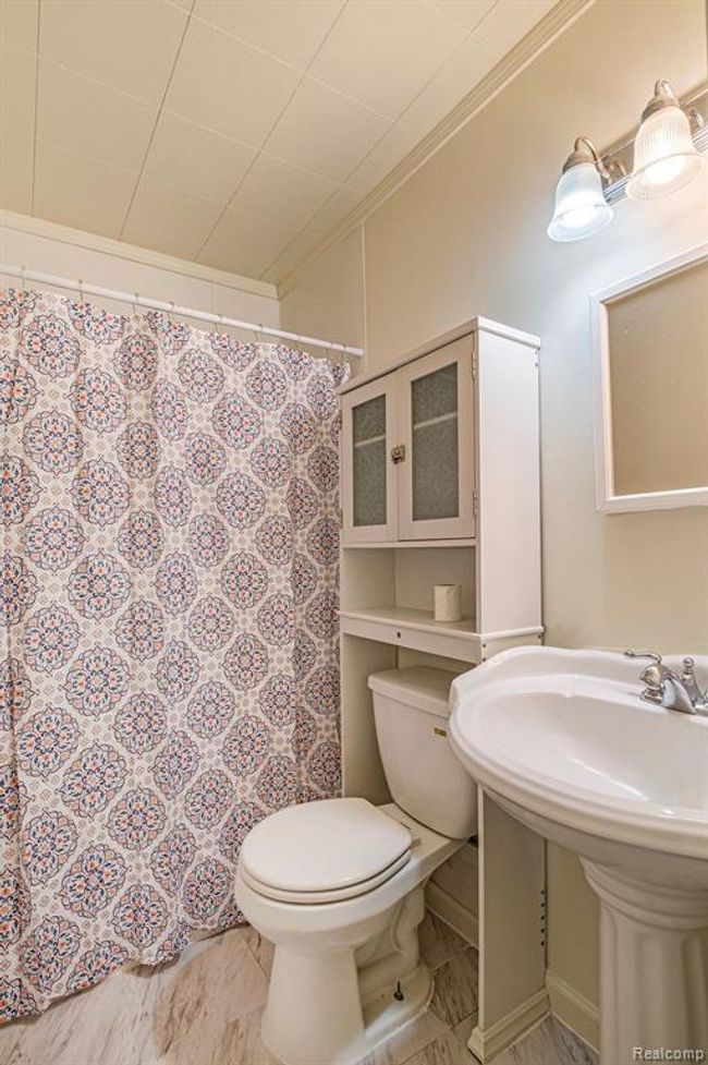 1509 Vermilya Avenue, For Sale in Flint Zoocasa