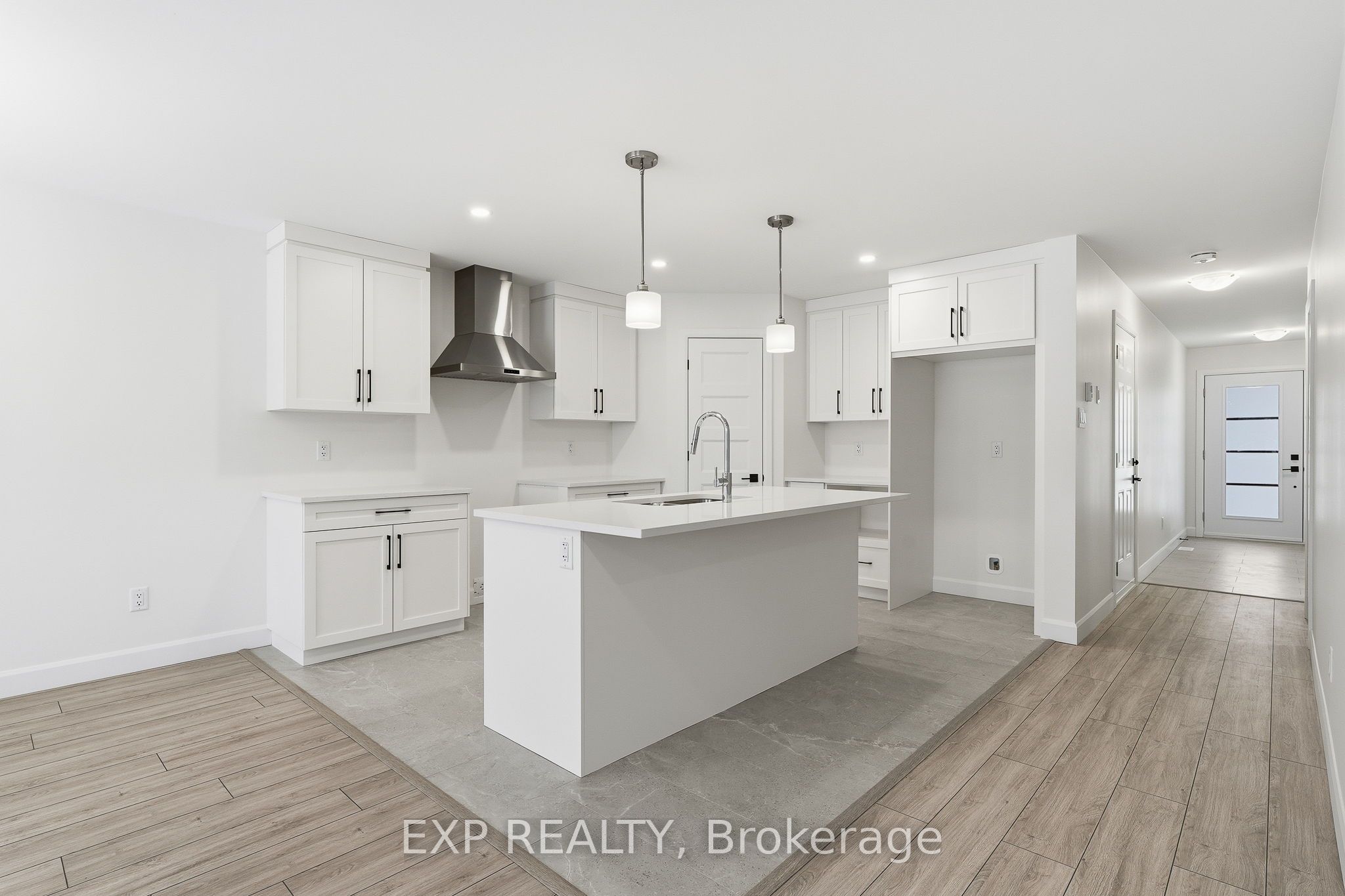 Residential in North Dundas 5