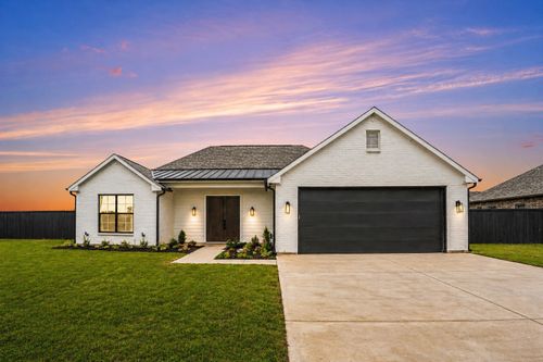 318 W James St, Mabank, TX, 75147-3726 | Card Image