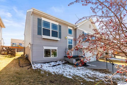 8945 Quest Street, Omaha, NE, 68122 | Card Image