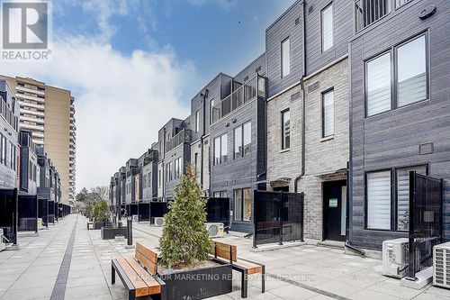 27-3079 Pharmacy Ave, Toronto, ON, M1T | Card Image