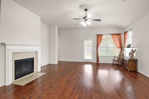 16918 Cherokee Lake Ln, Houston, TX, 77044-1352 | Card Image