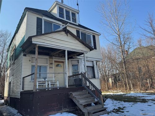 5865 Seneca St, Detroit, MI, 48213-2507 | Card Image