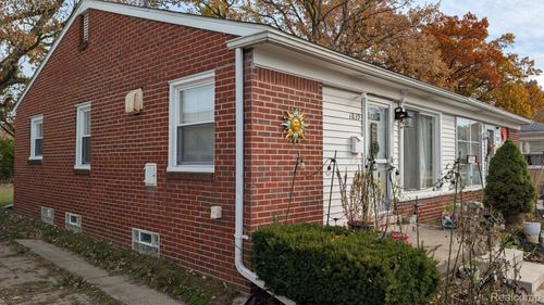 1839 Ackley Ave, Westland, MI, 48186-4405 | Card Image