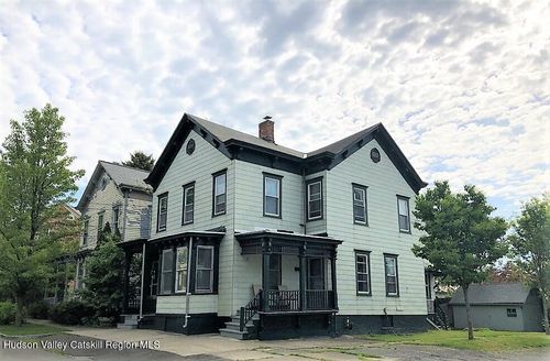 9 N Franklin St, Athens, NY, 12015-1402 | Card Image