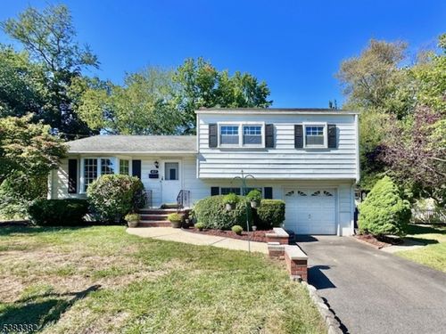 417 Adirondack Ave, Spotswood, NJ, 08884-1102 | Card Image