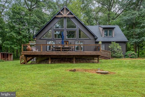 9353 Camp Rd, RED LION, PA, 17356-8144 | Card Image