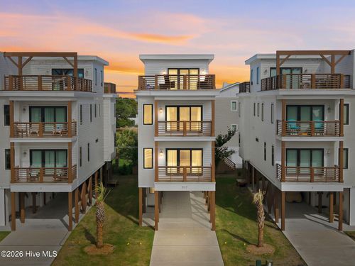 817 Third St S, Carolina Beach, NC, 28428-5344 | Card Image