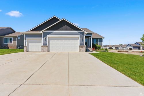 4390 Glenn View Dr, Manhattan, KS, 66502-7714 | Card Image