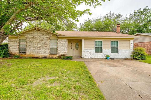 812 E Prairie View Rd, Crowley, TX, 76036-2846 | Card Image