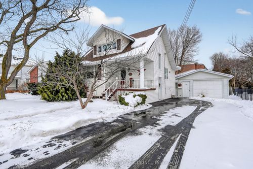 110 Livingston Ave, Grimsby, ON, L3M1L6 | Card Image