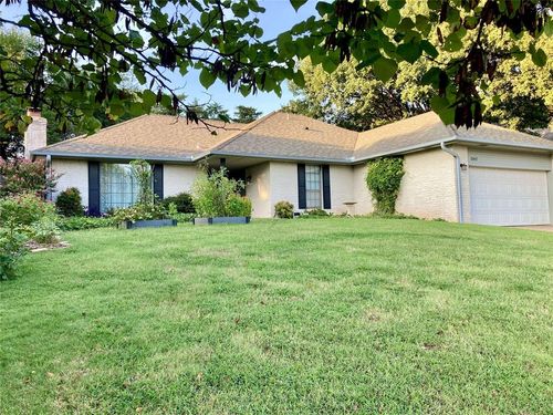 2817 Shady Tree Ln, Edmond, OK, 73013-5667 | Card Image