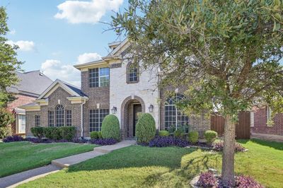 View of front of property featuring a front lawn | Image 2