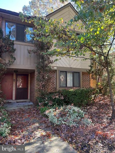 401 Cypress Point Circle, Townhouse with 2 bedrooms, 2 bathrooms and null parking in MOUNT LAUREL NJ | Image 2