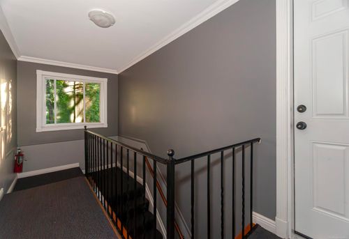 524 Neff Ln, Grosse Pointe, MI, 48230-1536 | Card Image
