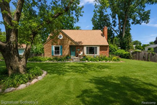 28300 Oakley St, Livonia, MI, 48154-3922 | Card Image