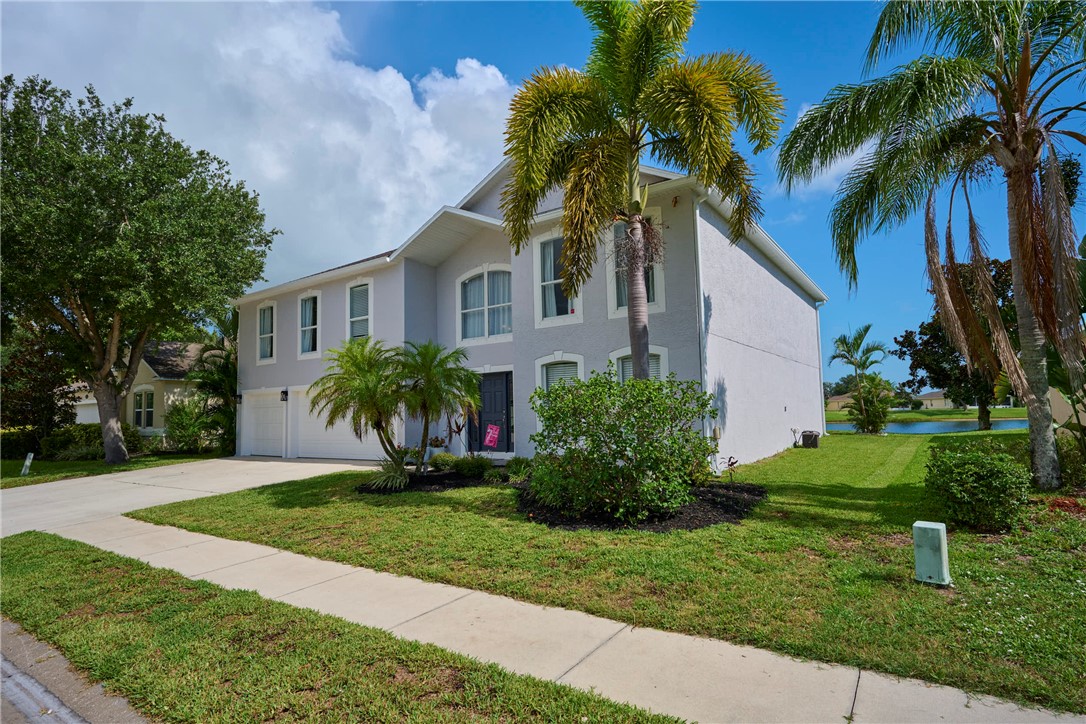 Ridge Lake Cir, Vero Beach, FL 32967