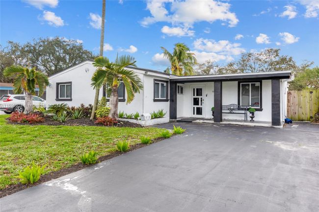 6610 Cody St, House other with 4 bedrooms, 2 bathrooms and null parking in Hollywood FL | Image 1