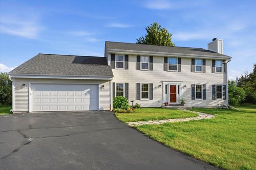 855 Ulao Road, Grafton, WI, 53024 | Card Image