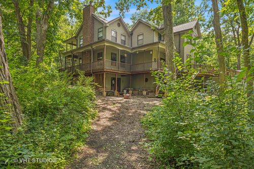 2418 Bennington Ln, McHenry, IL, 60050-9008 | Card Image