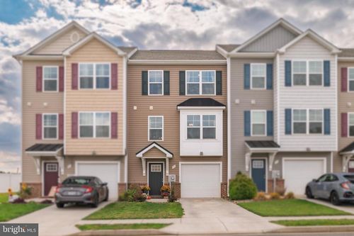 71 Carnes Way, MARTINSBURG, WV, 25403-1810 | Card Image