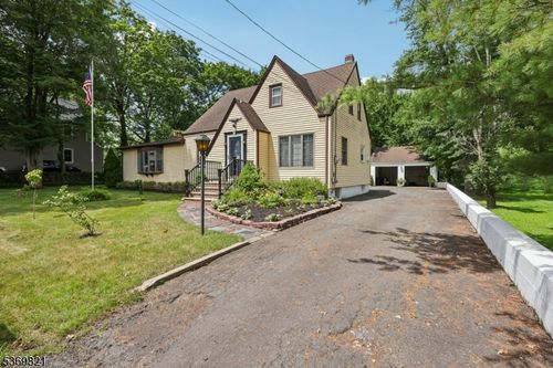 65 Pearl St, Bridgewater, NJ, 08807-8105 | Card Image