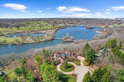 161 Laurin Ct, Ann Arbor, MI, 48105-3056 | Card Image