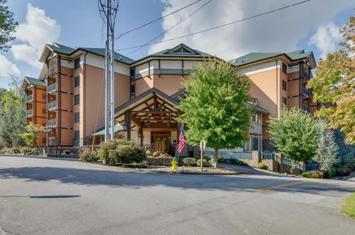 303-215 Woliss Ln, Gatlinburg, TN, 37738-3527 | Card Image