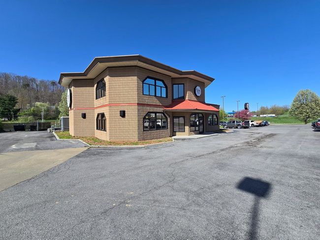 504 Commerce Dr, Home with 0 bedrooms, 2 bathrooms and null parking in Bluefield VA | Image 4