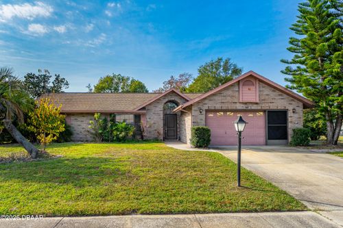 147 Village Ln, Daytona Beach, FL, 32119-8640 | Card Image