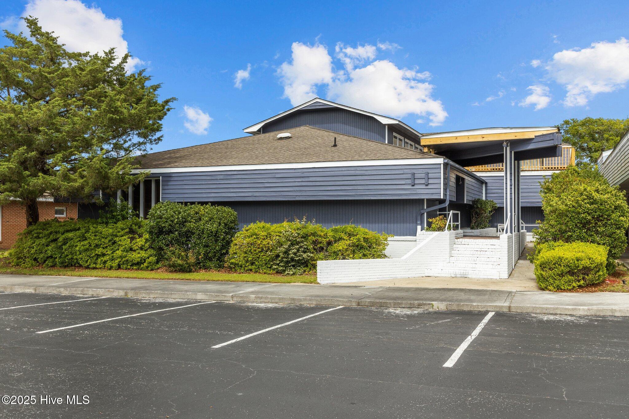 208 Penny Ln, Morehead City, NC 28557