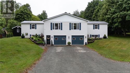 211 Pleasant St, Hillsborough, NB, E4H3B2 | Card Image