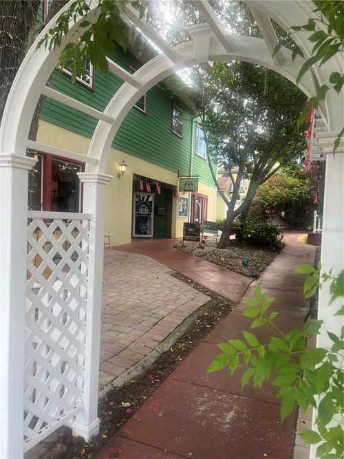 apt-b-348 N Alexander St, Mount Dora, FL, 32757-7613 | Card Image